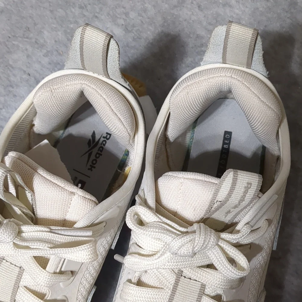 Reebok ZIG DYNAMICA Chalk Grey Women's Shoes Size 7 - Picture 7 of 9